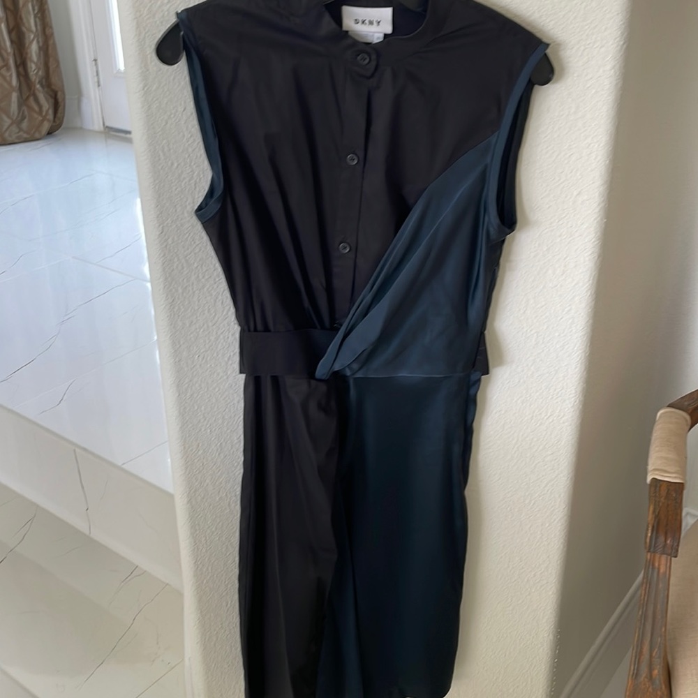 DKNY Sleeveless black and navy Button down dress with side zipper